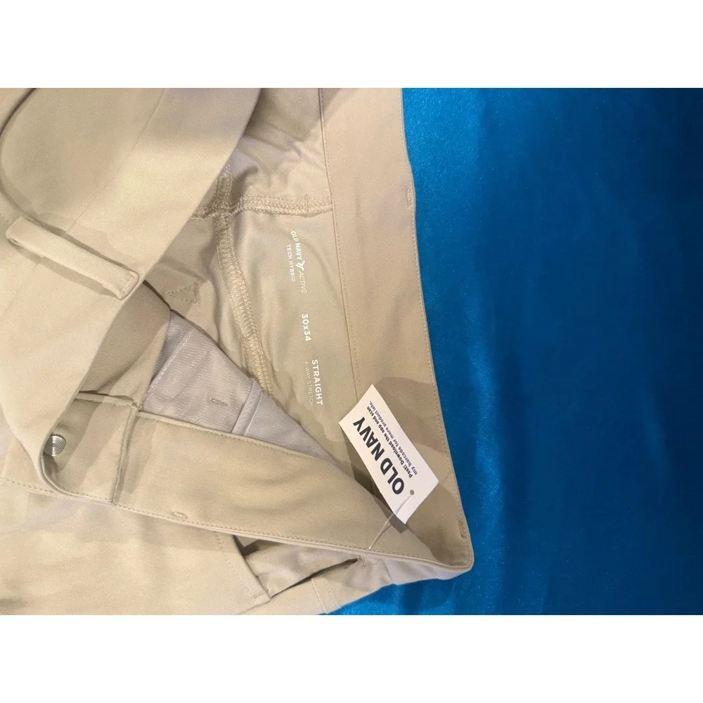 NWT Old Navy Active Tech Hybrid Straight Pants Men's 30x34 Khaki 4-Way Stretch